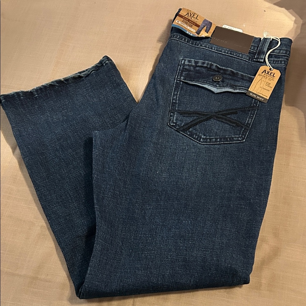 NWT Men's Classic Straight Blue Jeans